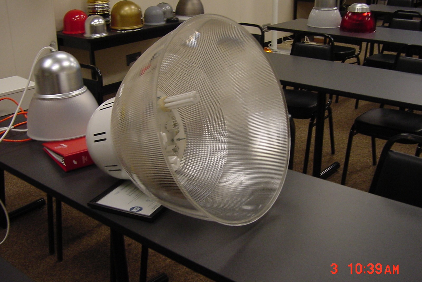 picture of recalled light fixture